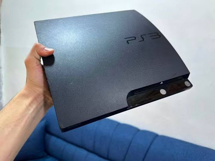 للبيع بلي ستيشن 3
كامل ملحقاته

1. يدات 2 وياه وحده لون حمره+وحده لون اسود

2. واير HD جديد وياه 

3. واير تشغيل وياه

4. شاحنة يدات جديده وياه

5. بلي نظام سلم 

6. العاب بي بيس 2018 + جي تي اي 5 + ريد تيد 2 + بيس 2025 + زومبي + جندي سفينه + جندي + العاب كثيرة معا 

7. سعره خاص

للاستفسار الاتصال على الرقم
*********** آسيا 
*********** كورك

