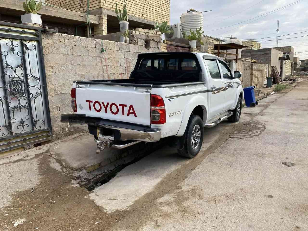 السلام عليكم 
بيك أب هايلوكس ٢٠١٣
رقم ديالى 
السياره بيها جفيه خفيفه جهة عكس السايق
شواصي والتكم الجوه والمحرك والگير كله كفاله
تبريد ثلج  
السياره عليها ادامه كامله فيتبم ونوزلات وبلكات 
الحداديه كلها جديده
السعر ١٥٥ وبيها مجال
***********
متوفر من ال١٠ صباحاً إلى ال١٠ ليلاً

