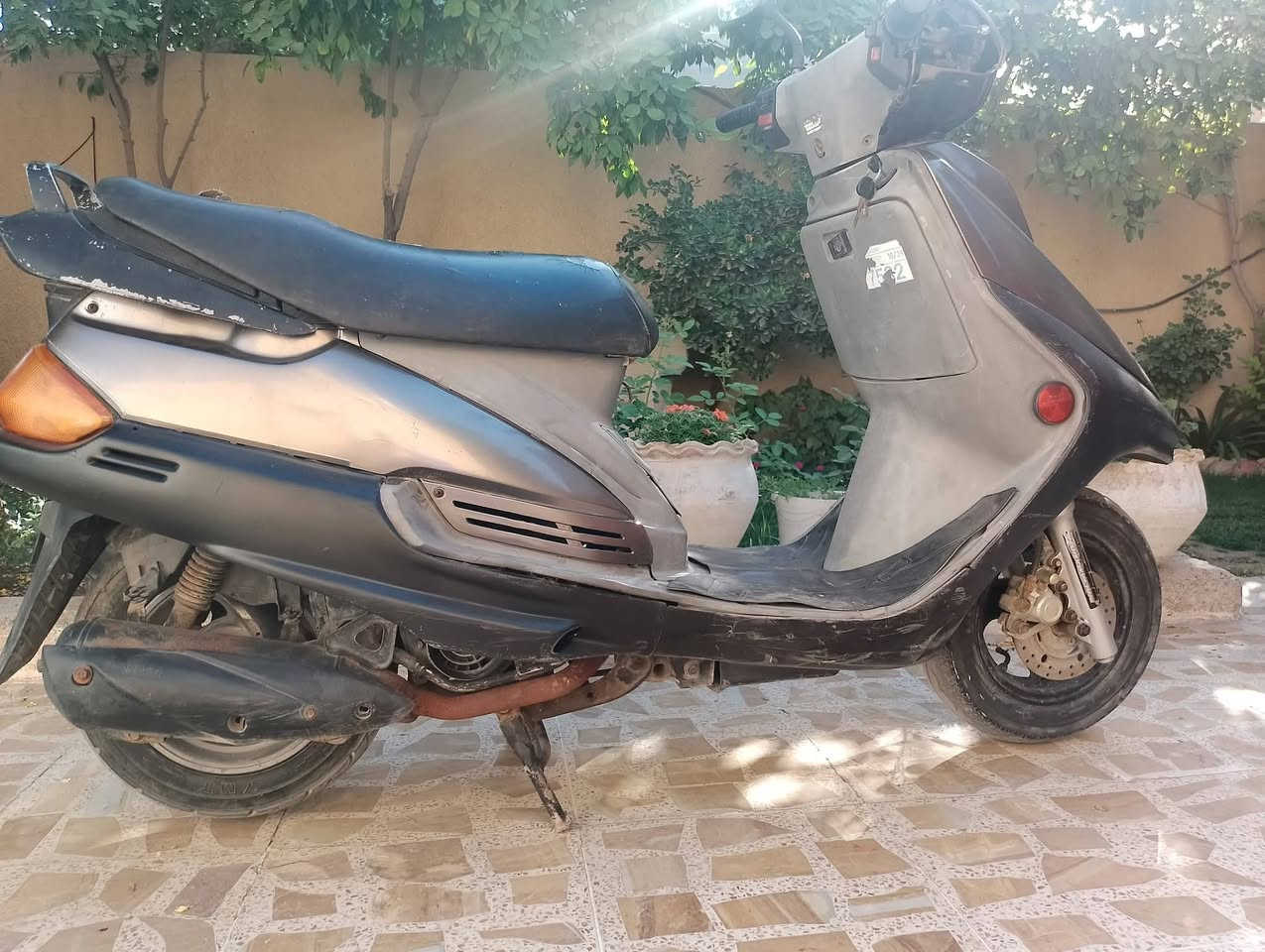 سلام عليكم 
دراجه فراشه فضائي لبيع سرعتها 140 تجي تفحص بيدك دراجه كامله اي نقص مابيها سعرها من اخير 350 قفل مكاني ديالى شهربان 
رقمي ***********
