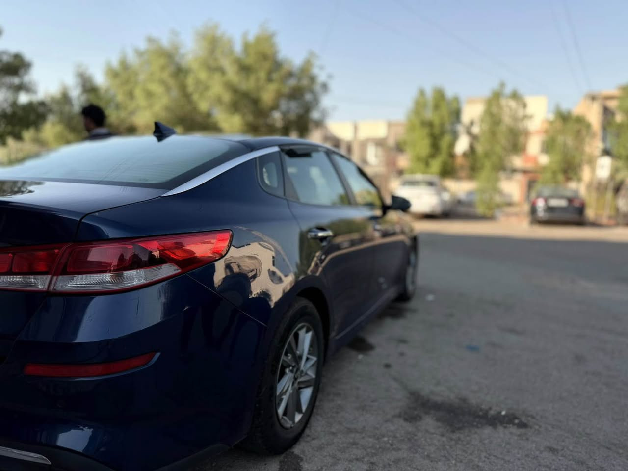 السلام عليكم 
كيا اوبتما 2020 امريكي 
حادثهة فقط دعامية امامية بدون ايرباك بدون شواصي بدون لغود 
صار بيهة شخص بالجاملغ وباب السايق 
بيهة 3 قطع صبغ 
سيارة جديدة ونظيفة 
مكاني بغداذ زيونة 
تفاصيل اتصل وبيك خير وتدلل 
*********** بغداد, العراق
