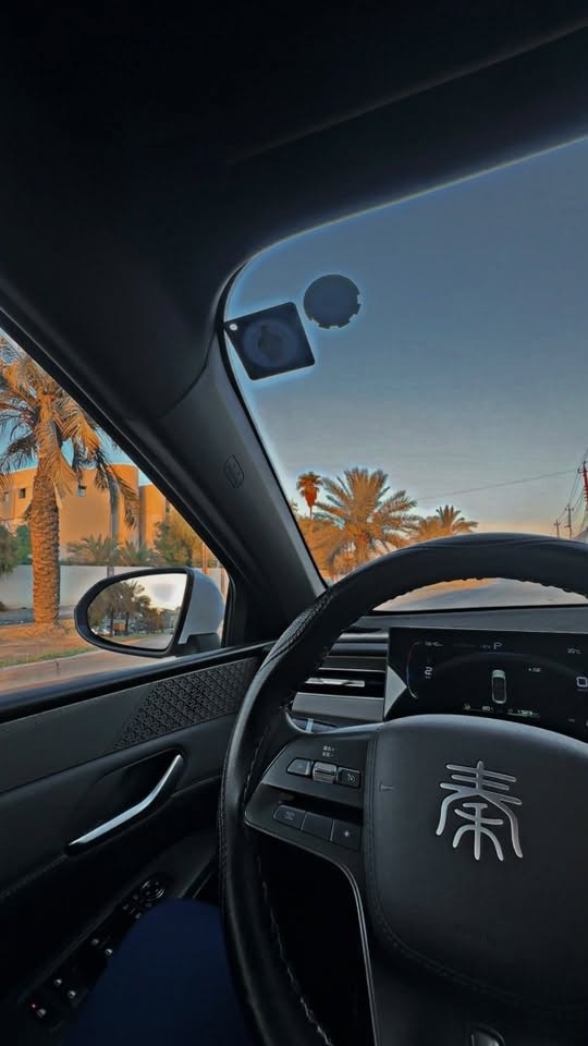 السلام عليكم BYD 2025 للبيع
ماشية ٣٠ الف 
بيها اصبعين بارد 
السيارة نظيفة كلش ومداريها من كل النواحي 
سعرها 20 مليون 
مكان السيارة بغداد حي البنوك 
للاستفسار والاتصال:***********
