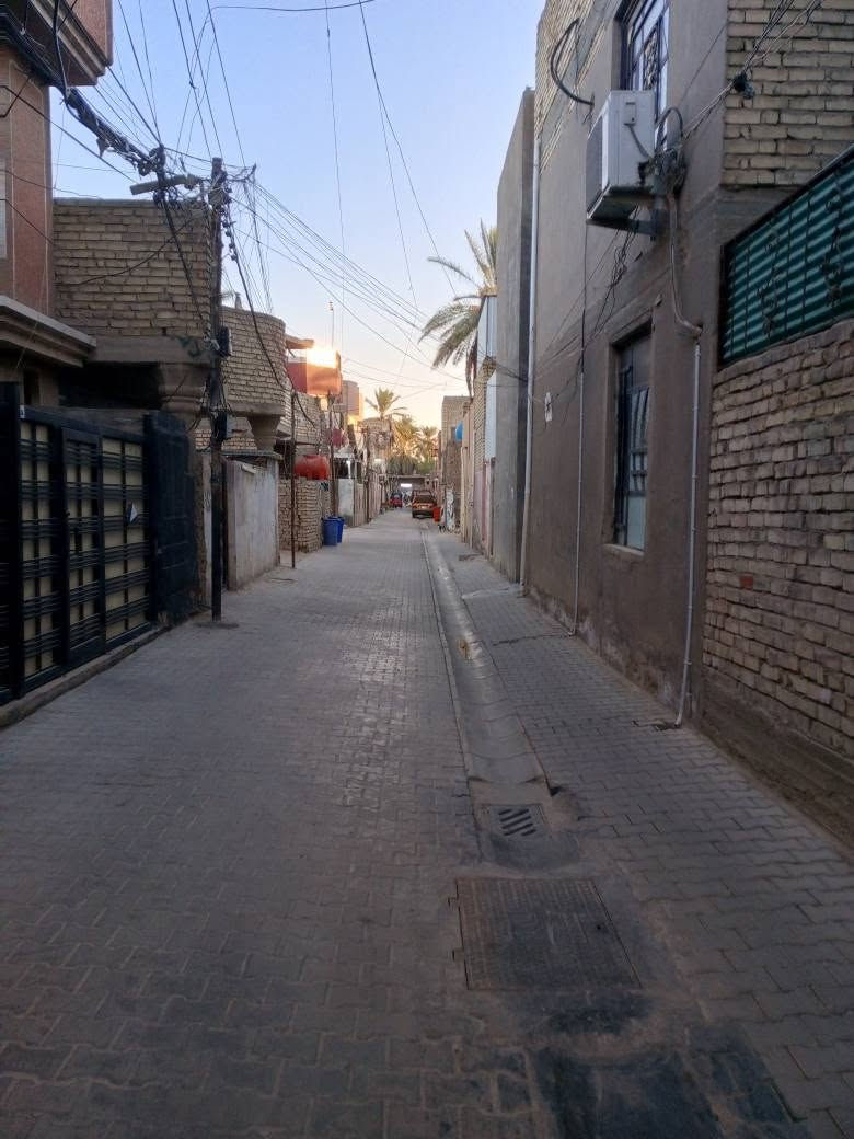 بيت معروض للبيع وتحت 150 الجبهه مالت 14 يتكون من اربع غرف متكلم على الاول مطبخ بابا واحد المزار مال 14 اقامه للحمامات منطقه الشعب حيور زراعي طابور مستند 25 منطقه القريات ا منطقه حيور ***********/*********** بغداد, العراق
