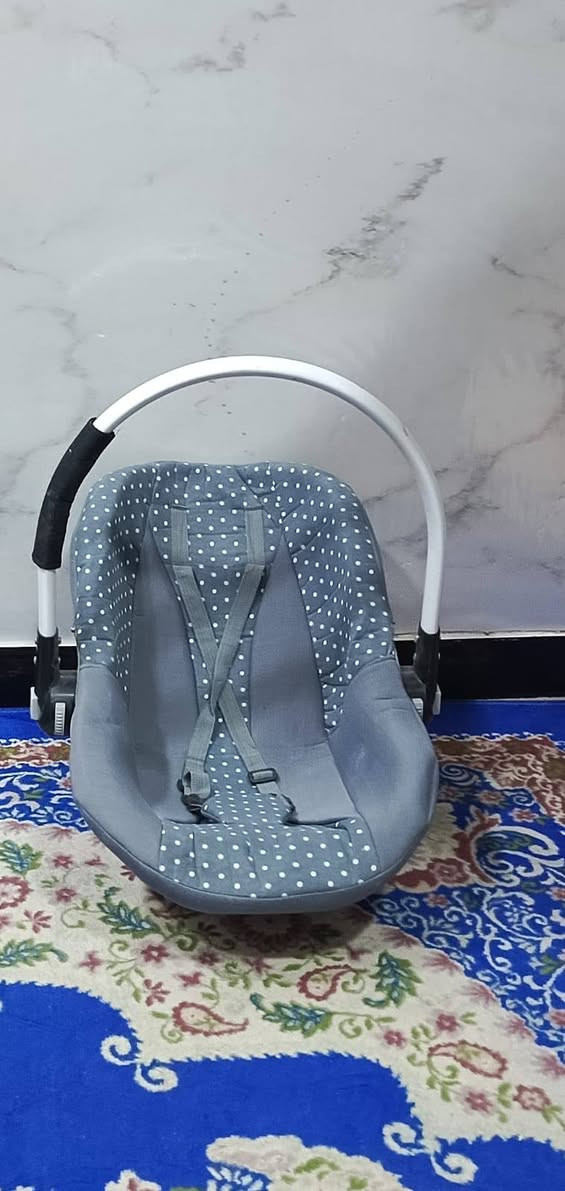 السلام عليكم الأغراض للبيع أسأل واجاوبك المكان الإعلام حي الشباب شارع اميمة ***********
