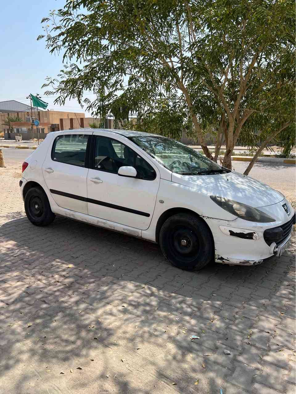 بيجو 307 موديل 2006 
باسمي السيارة سنويه ل2029
رقم بغداد مشروع وطني 
كير ومحرك بشرط 
تبريد ثلج 
بيه كوبون بنزين 
السعر 43 وبیه مجال بسيط
عنوان كركوك 
للاستفسار اتصال ع رقم 
*********** كركوك, العراق
