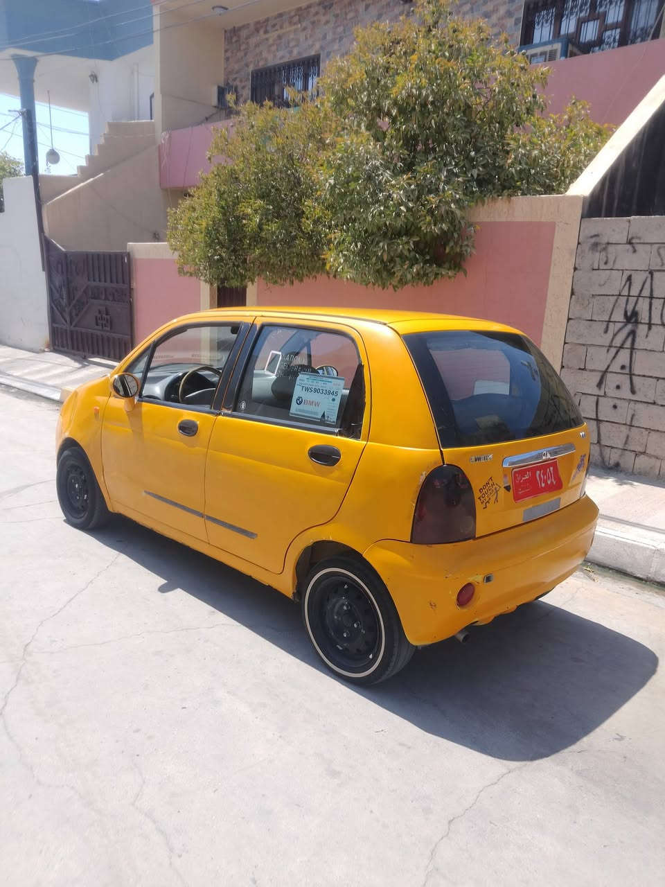 السلام عليكم كيو كيو للبيع كير محرك بشرط رقم احمر صاحبه موجود دفتر بانزي بيه سنويه كارتون السعر 14 بيه
 مجال ترهم مراوس رقم الهاتف *********** بي واتساب فقط
