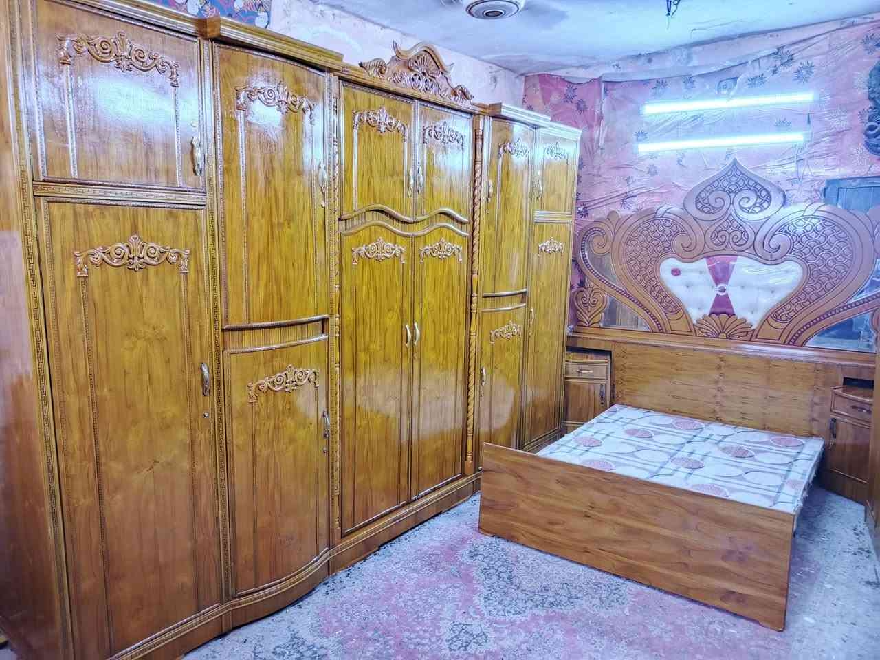 غرفه اخشاب ست ابواب ملحق للبيع ***********السعر 650صاج الزاويه كنتوريه موديل حديث العنوان بغداد وكو توصيل متواجد وتساب
