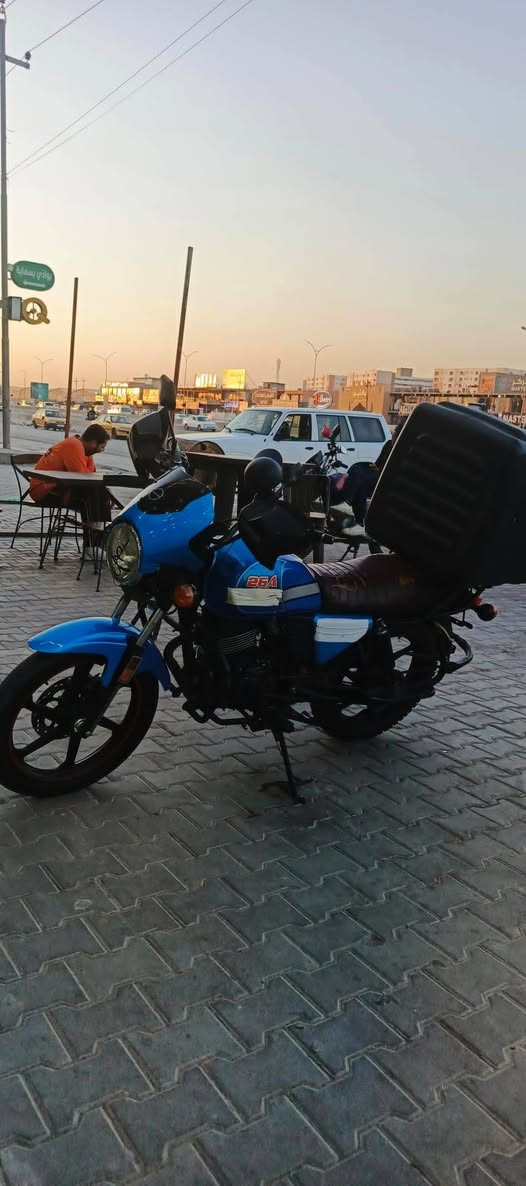 سلامو عليكم دراجه دايوان مديل 24 الدراجه نضيفه مكينتها بلاديه مامفتوحه ابد حته مامفيلسه الدراجه كهربايات شغاله كامله ملاحضه يردلها بس خلاف  زنجيل والصندوك وياها الدراجه كامله مكمله كبل الشارع وكبل اشتغل بيها نكره سلف السعر مليون او 100 اوبيها مجال الطيبين رجاء المو شراي لا يتعبني مكاني بغداد بسمايه وهاذه رقمي مامتواجد خاص ***********
