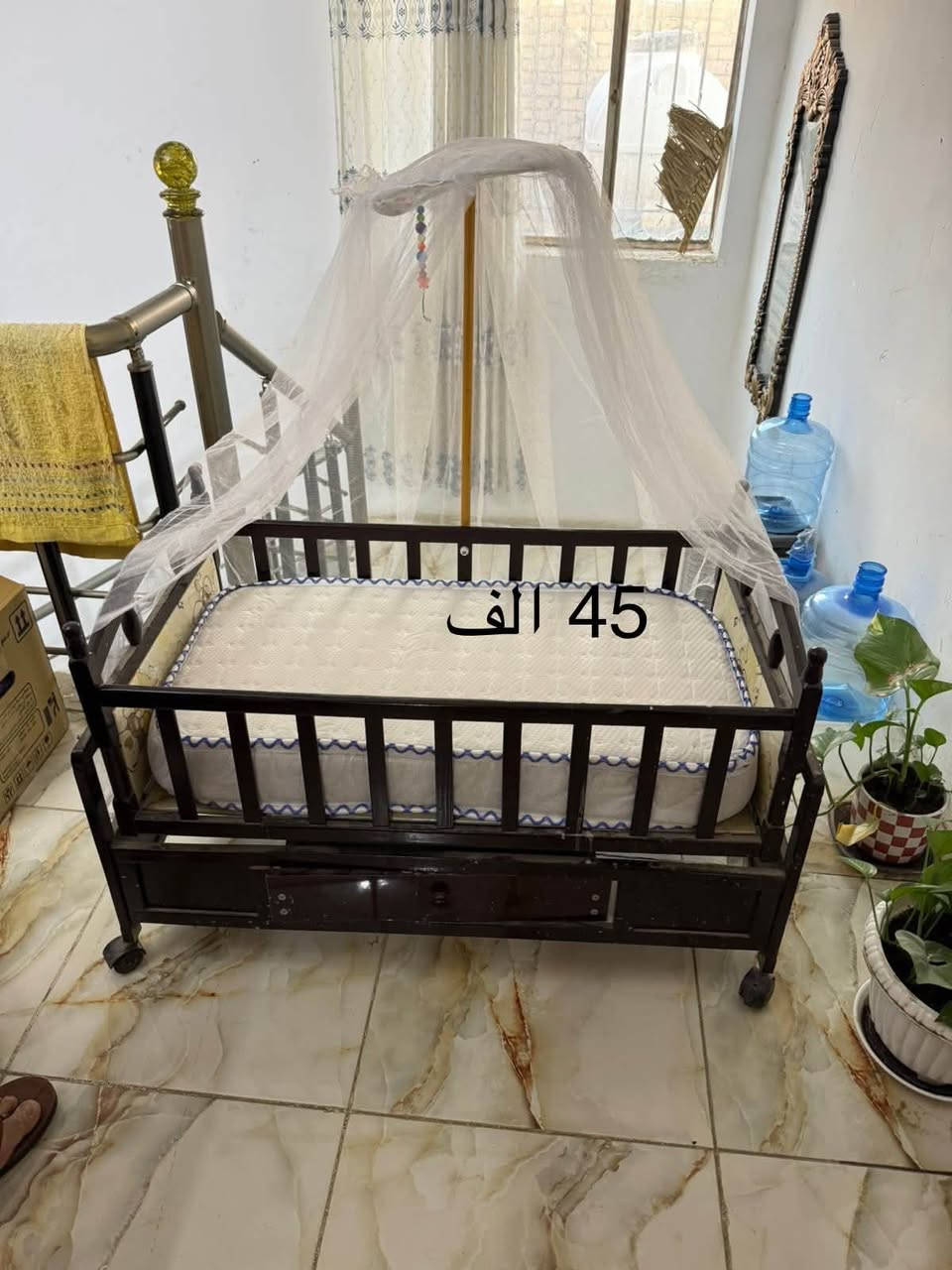 غراض للبيع نضيفات جدا
مع غرفه نوم تركي نضيف جدا جدا استعمال 
اقل ألسنه 500 وبيها مجال 

***********

نص مكتوب في الصور:
- 30 ألف
- 75 الف
- 100 الف
- 200 الف
- طبقتين
- Babysun 100 الف
- 45 ألف
- 40 الف
- 2/9