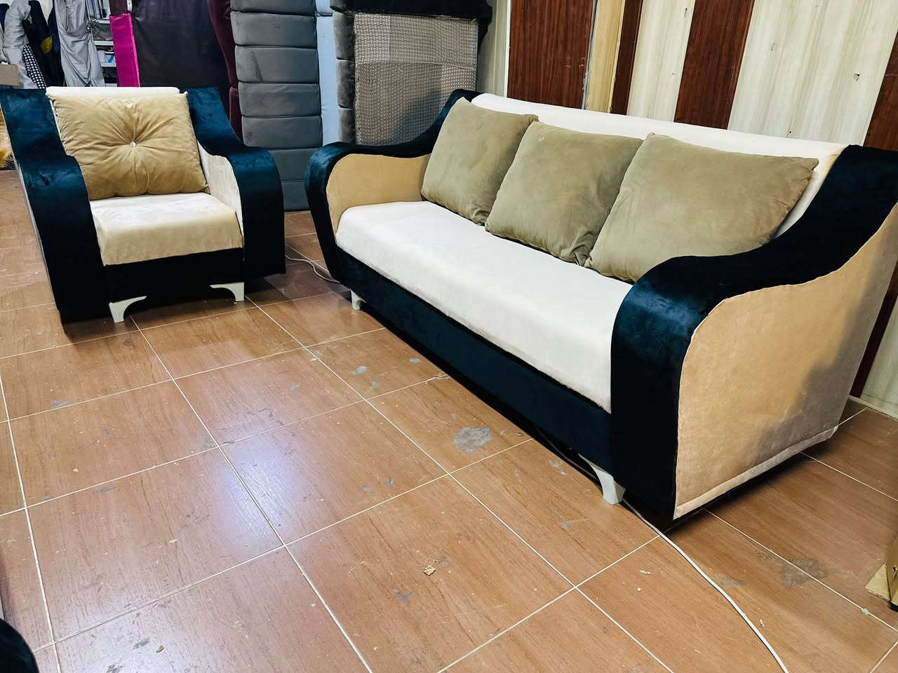 قنفات نضيف بدون عيب عنوان اربيل يوجد توصيل داخل اربيل وموصل ***********

