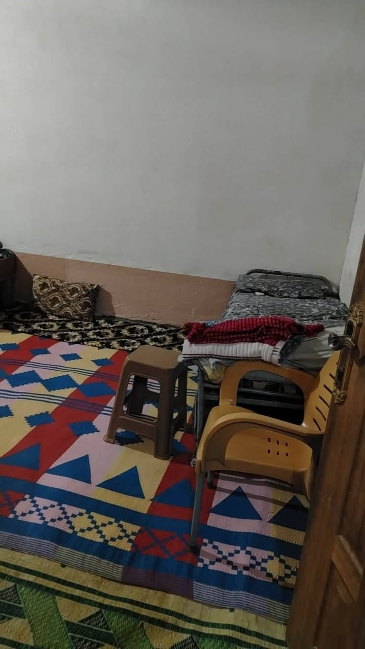 بيت مساحه 100 متر
يحتوي علا غرفتين وصاله ومطبخ وغرفه في طابق ثاني
مكان البيت في شارع مطار قديم مقابل أسواق عسوله
سعر البيت 25 مليون وبي مجال
للاستفسار اتصال علا رقم ***********
