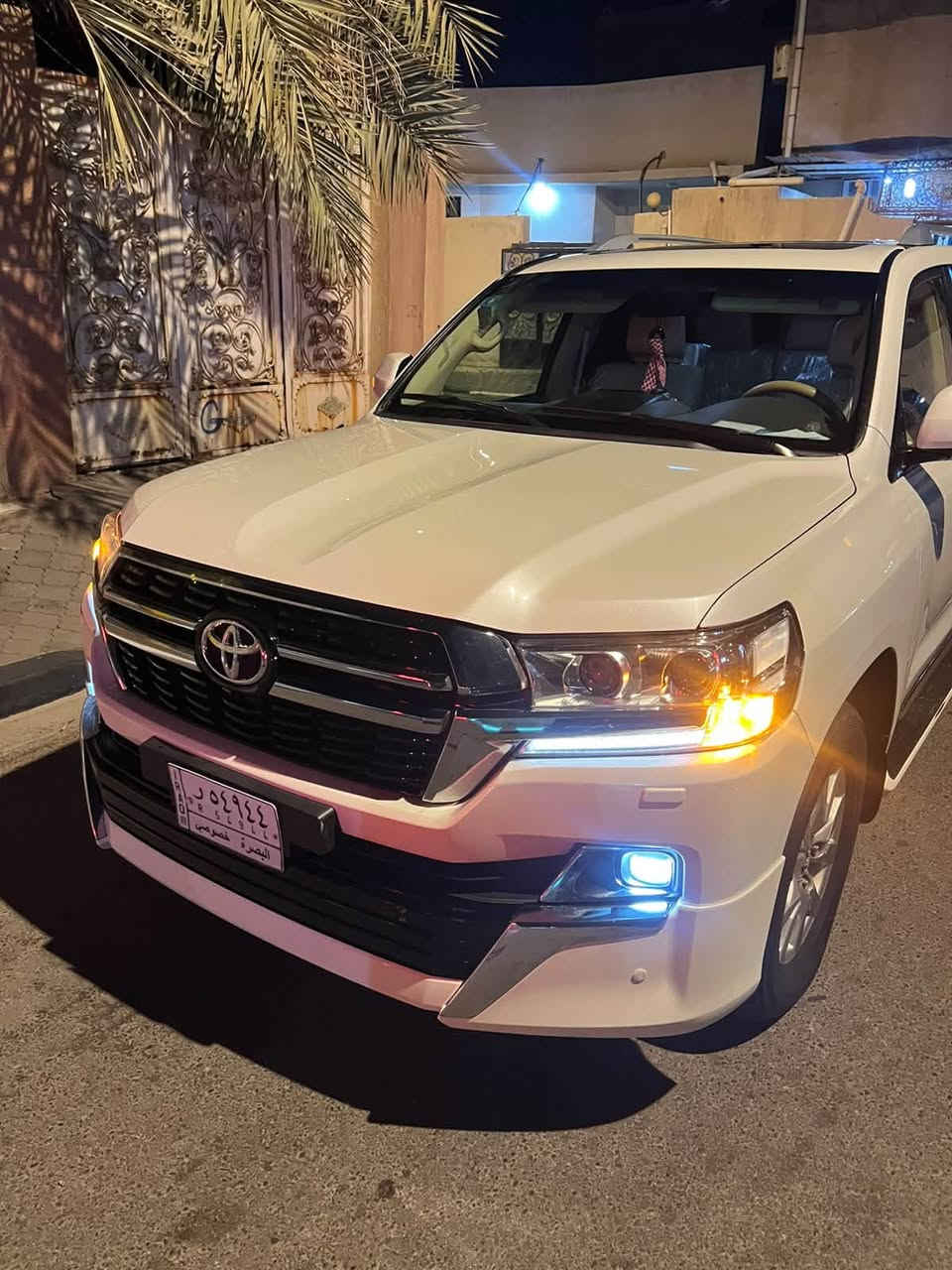 🚘 للبيع Toyota Land Cruiser GXR 2016
الموديل: 2016
الفئة: GXR
الممشى: 160,000 كم
السيارة كلين تايتل
السيارة نظيفة وجاهزة 
السيارة صار شهر محولها رقم جديد سنوية جديدة باسمي
💰 السعر: 45,500$
قابل للتفاوض بالمعقول .

📍 الموقع: البصرة
الرقم للأستفسار ***********
