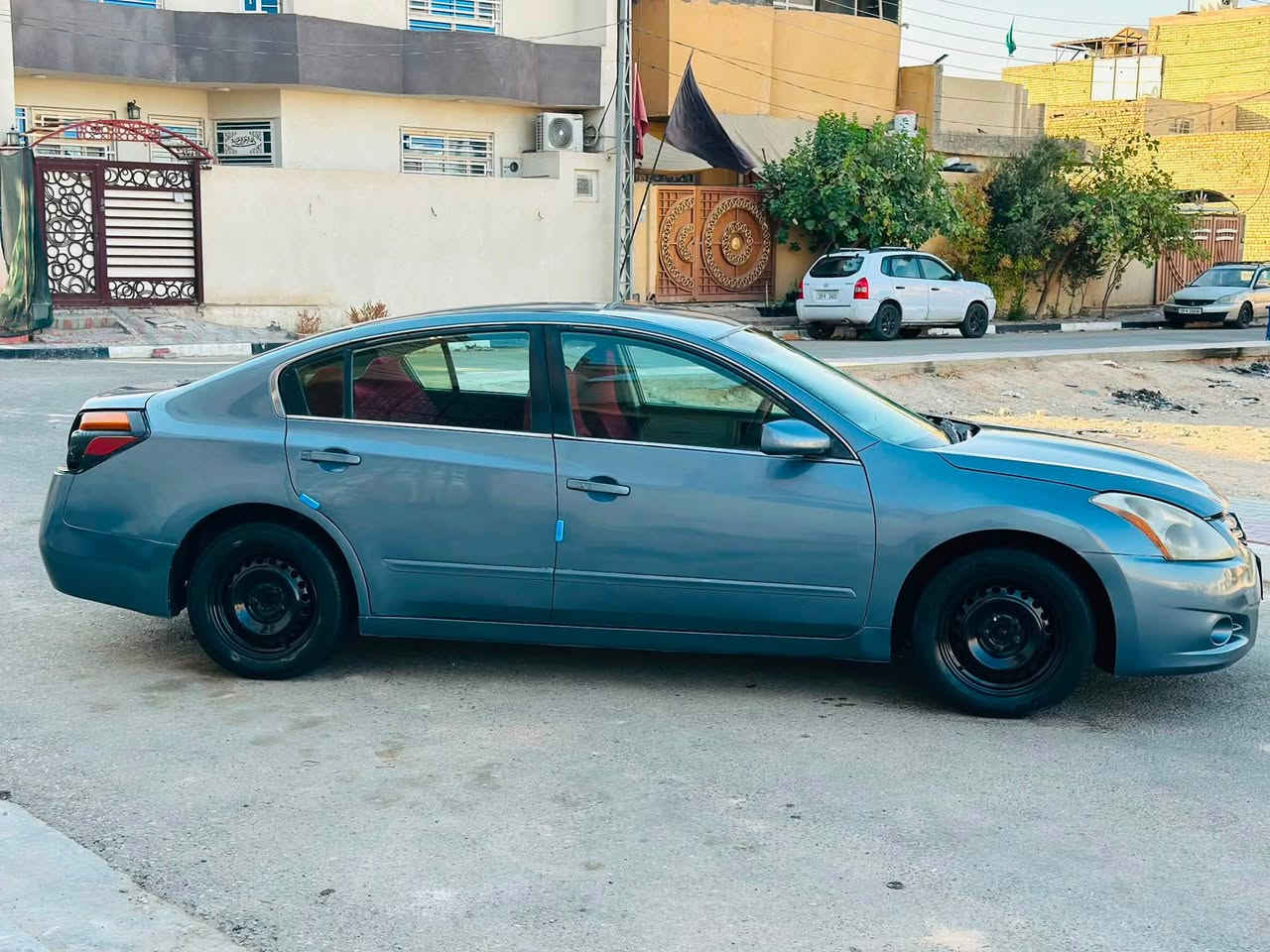 للبيع نيسان اولتيما موديل 2011  السعر 47  للاستفسار *********** وارد امريكي حادثه جاملغ خلفي فقط الباقي مكفول من الضربه بيه صبغ بسبب الجراد للجماليه فقط بدون اي ضربه  مكينه وكير جدد ستوني شادهن  مواصفات بصمه  شاشه تاب حساسات مري كهرباء عنوان السياره كربلاء
