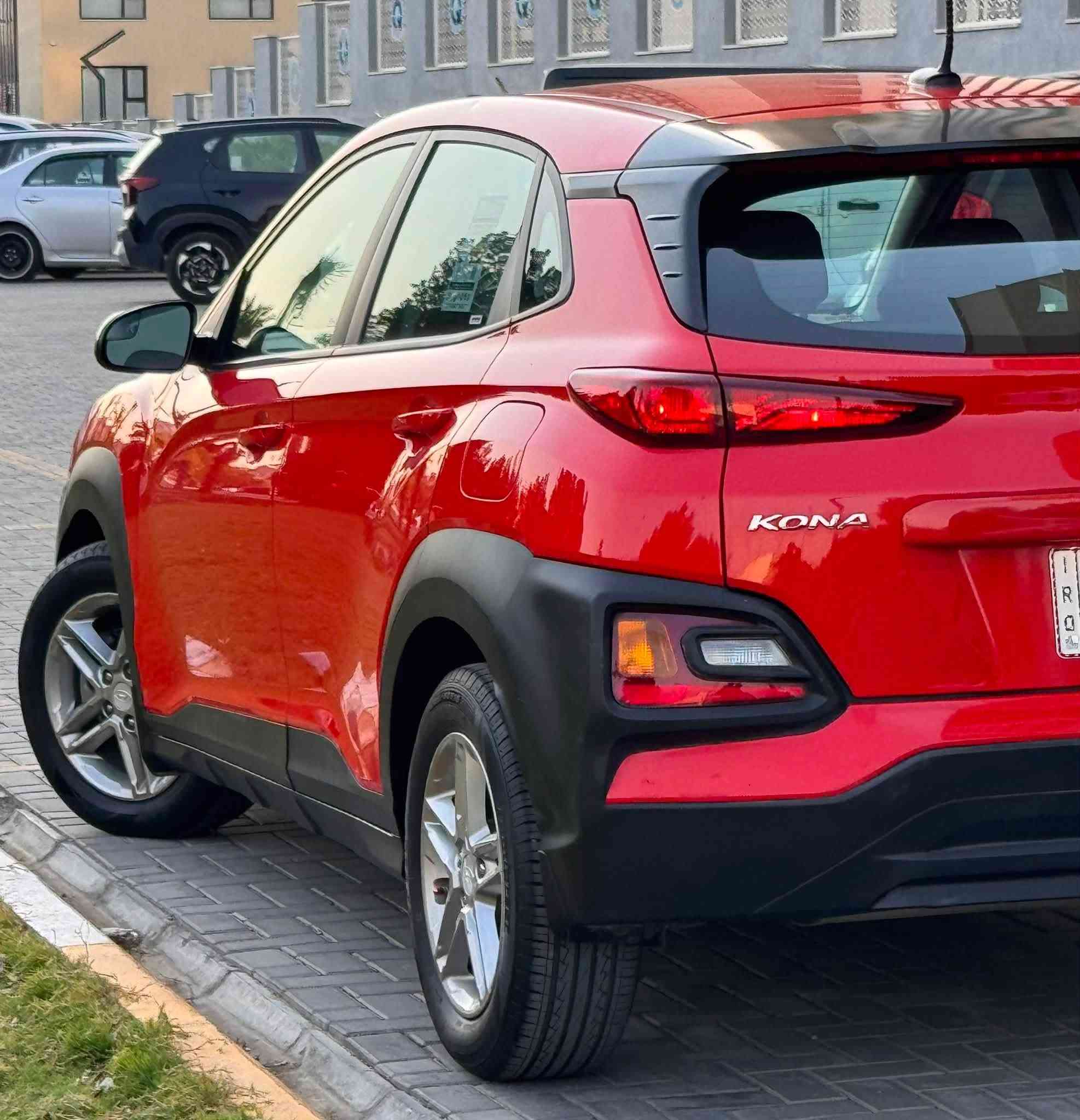 السلام عليكم
🇰🇷 Hyundai Kona 2019 🇰🇷
   هيونداي كونا 2019 امريكي ✅
       لون برتقالي مميز 🍊
رقم بغداد بأسمي سنويه وهزه ورقم جديد تحويل مباشر 
ماشيه 55.000 مايل استخدام نظيف 
حادث جاملغ وبنيد فقط وبيها طخه باب خلفي بسيطه 
سونار ورقم شاصي مرفق بالمنشور 
                                       KM8K12AA7KU222373 

مواصفات عاديه ✔️
( محرك 2000 دوش ، كير AT ، شاشه ، كامرا ، تحكم استيرن ، تحديد مسار ، رادار امامي ، توقف ذاتي ، وضعيات قياده ) وباقي المواصفات المعروفه 

السعر : 110 وبيها مجال بسيط 💵
العنوان : بغداد / الكرخ / حي الحسين 🏠
الهاتف : *********** ( متوفر واتساب ) ❇️
