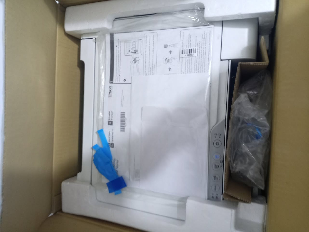 طابعه EPSON للبيع
استعمال قليل معا كل ملحقاتها
للتواصل اتصال او واتساب
***********
