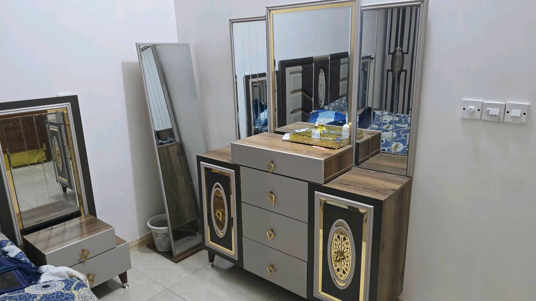 غرفه نوم تركي 10 قطع نضافه 90% مفتوحه مره وحده لغرض النقل للاستفسار ***********