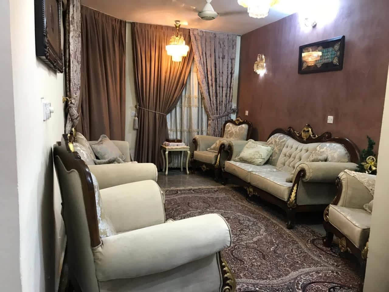 السلام عليكم
تخم تركي عشر مقاعد للبيع خشب زان ملكي السعر ٦٠٠ الف بي مجال المكان بغداد للاستفسار الاتصال على الرقم ***********
