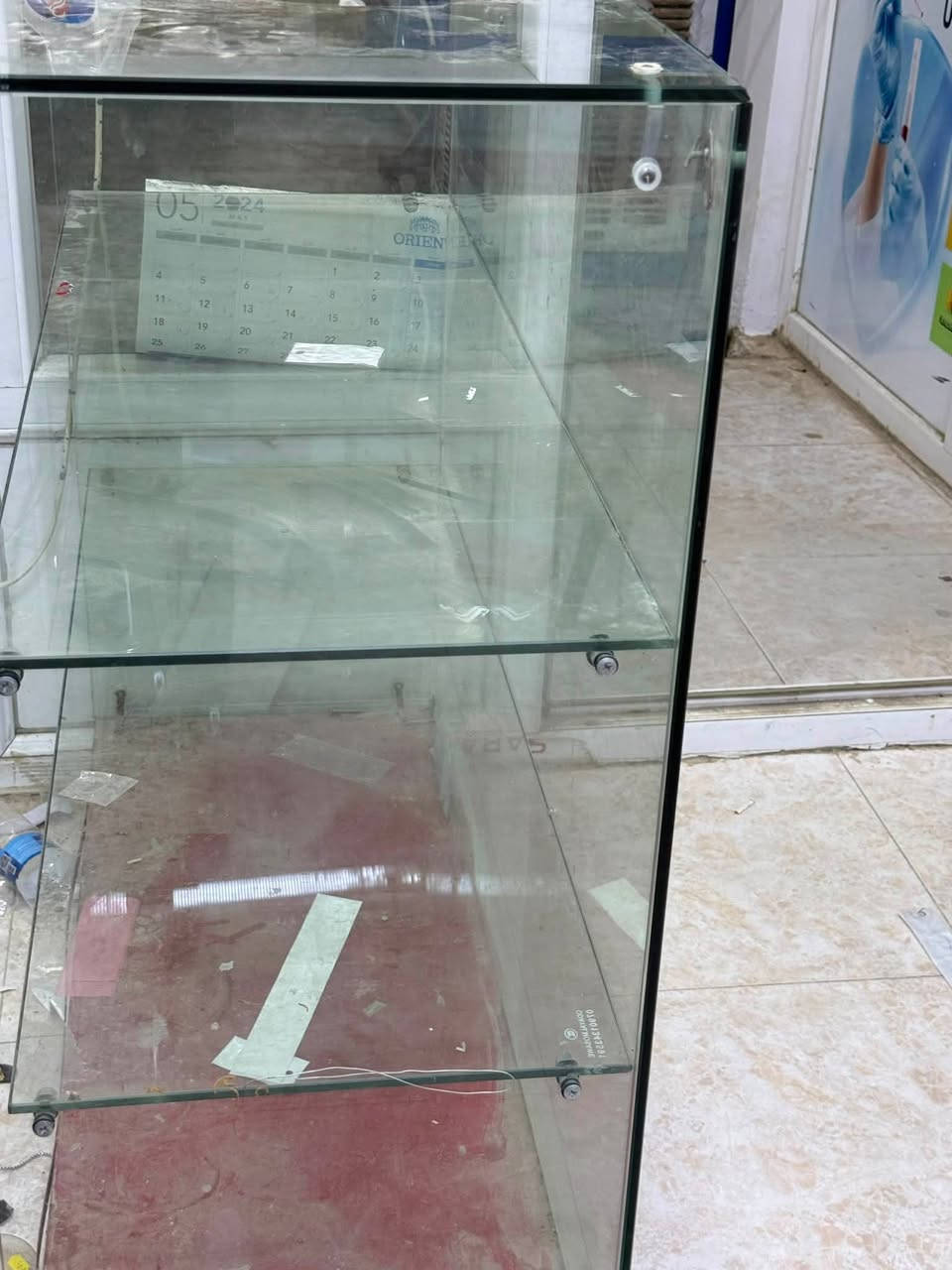 جام خانه مع رفوف مع عارضة مناظر للبيع
اتصل ع رقم ***********
