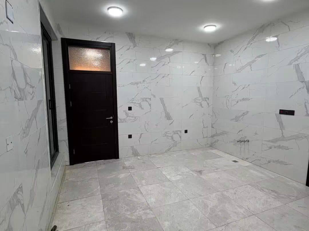 عقارات أراضي بابل
#للأيجار

🏠 / دار للأيجار مساحه ٤٠٠ م طابو صرف 

              واجهه ٢٠ م / نزال ٢٠ م 

🧱 بناء حديث درجه أولى 
 مجمع سكني متكامل الخدمات
مسبح حدينظام حماية وأمن على مدار الساعة
جيم مجهز بأحدث الأجهزة
ملعب خماسي لكرة القدم
أسواق ومراكز تسوق متنوعة
 حدائق ومناطق ترفيهية للعائلة والأطفال

الطابق الاول / مطبخ . أستقبال . هول . غرفتين . مجمع صحيات . كراج . حديقه أماميه وجانبيه

الطابق الثاني / غرفتين . هول . مجمع صحيات 

🌍 الموقع / دور القضاة بداية شارع ٨٠ ( جوهرة الفرات السكني )

للأستفسار اكثر مراجعه مكتب 
عقارات أراضي بابل الخضراء للمقاولات العامه والتصاميم الهندسية 
شارع ٦٠ .. عمود ٣٠٠ .. مقابل أستدارة علي بقلي 
الشيخ حازم 
وسام محمد 
أبو حيدر / ***********
