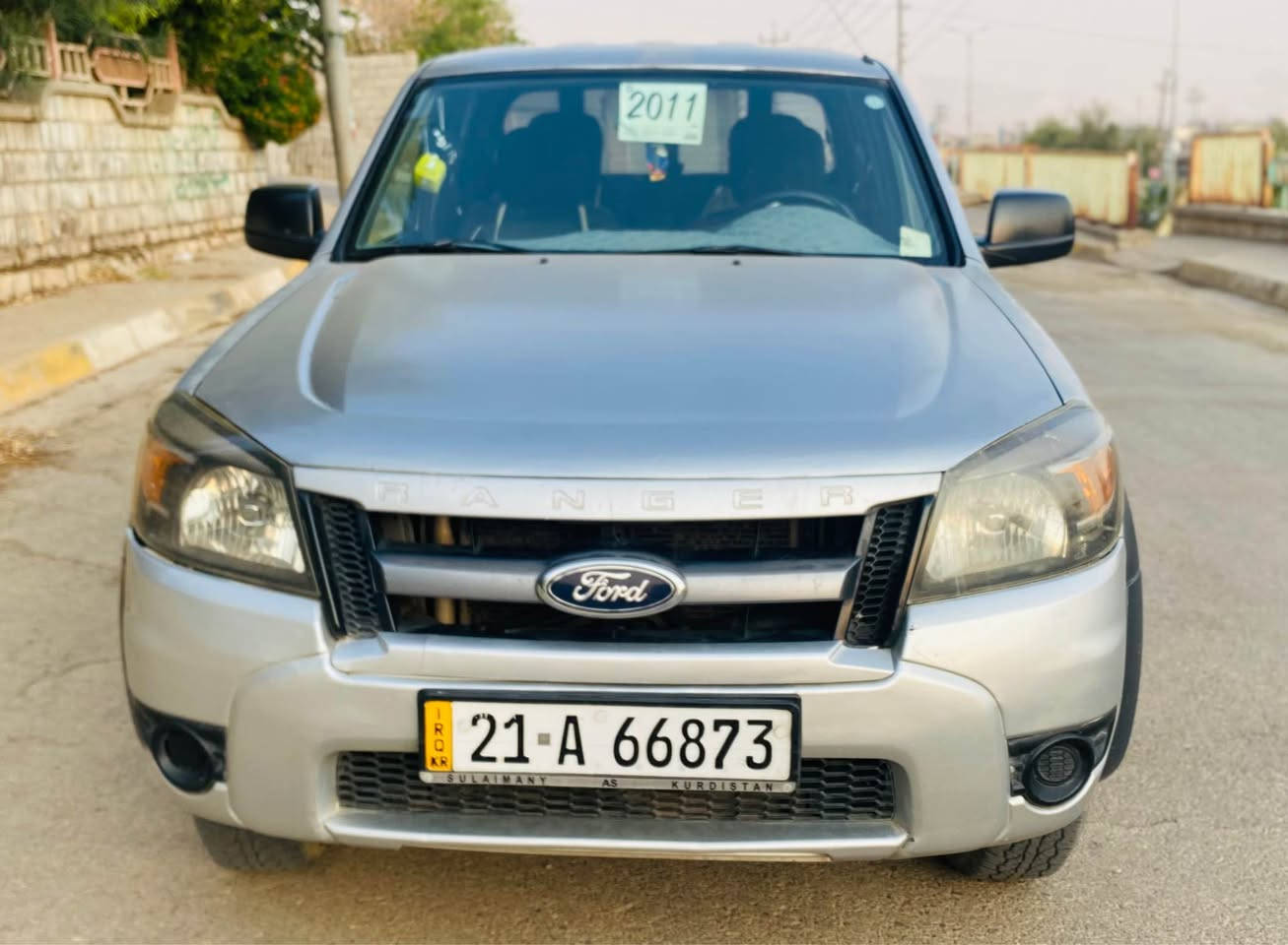 فۆرد ٢٠١١ دەبڵ ئەکسلی گاز گێڕ و مەکینە بەشەرت کەمێك کاڵبوونەوەی هەیە بۆزانیاری زیاتر پەیوەندی بکەن
***********
*********** Singapore
