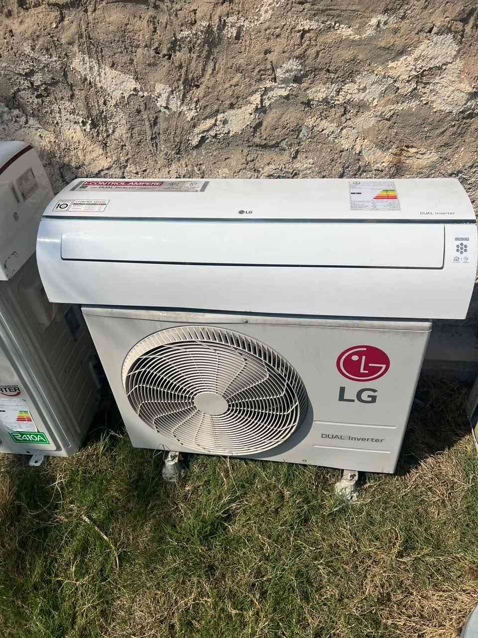 سبالت للبيع انفيتر  ال جي طنين من عدا القبق مال كهربائيات ماكو سعر 525

والثاني توسوت انفيتر طنين وثلث السعر 550

والثالث توسوت طن ونص انفيتر السعر 450 

كلهن كاملات هنه وملحقاتهن غاز مقفول مكان بغداد ***********
