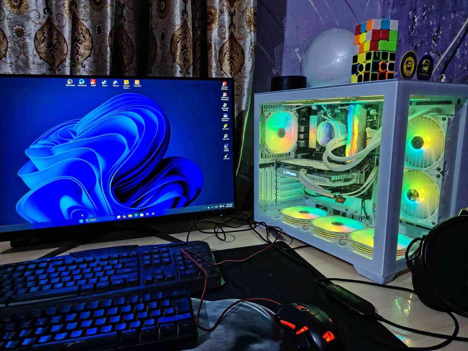كرت الشاشة:.. 8G. RTX 4060 —  أبيض، Zotac Gaming
المذربورد: ASUS PRIME B650M-A CSM
المعالج:AMD Ryzen 5 8500G
الرام: T-Force Delta DDR5 — 32GB 5600MHz
5.M.2..1000g+500+250
التبريد المائي: GAMDIAS CHIONE — راديتر 240mm
مزود الطاقة: Segotep GM750W — 750W Fully Modular
الكيس: GAMDIAS —  RGB / Aura Sync / ARGB
+شاشه من شركه 180هرتز AOC +2k 

للتواصل والاستفسار   ***********

نص مكتوب في الصور:
- OBS Studio GameLoop RedM Steam Discord Rockstar Games ... TurboVPN
- Settings
- ammar liu
- Amar12462@gmail.com
- Find a setting
- Home
- System
- Bluetooth & devices
- Network & internet
- Personalization
- Apps
- Accounts
- Time & language
- Gaming
- Accessibility
- Privacy & security
- Windows Update
- System > About
- DESKTOP-CNFJMMV
- System Product Name
- Rename this PC
- Device specifications
- Copy
- Device name
- Processor
- AMD Ryzen 5 8500G w/ Radeon 740M Graphics
- 3.55 GHz
- Installed RAM
- 32.0 GB (31.2 GB usable)
- Device ID
- 47E4D331-0A9C-4155-99E2-284815CAA0B7
- Product ID
- 00330-80000-00000-AA877
- System type
- 64-bit operating system, x64-based processor
- Pen and touch
- No pen or touch input is available for this display
- Related links
- Domain or workgroup
- System protection
- Advanced system settings
- Windows specifications
- Edition
- Windows 11 Pro
- Version
- 24H2
- Installed on
- 1/14/2025
- OS build
- 26100.3037
- Experience
- Windows Feature Experience Pack 1000.26100.48.0
- Microsoft Services Agreement
- Microsoft Software License Terms
- Search
- NVIDIA Control Panel File Edit Desktop 3D Settings Help Back Select a Task... 3D Settings Adjust image settings with preview Manage 3D settings Configure Surround, PhysX Display Change resolution Adjust desktop color settings Rotate display View HDCP status Set up digital audio Adjust desktop size and position Set up G-SYNC Set up multiple displays Video Adjust video color settings Adjust video image settings NVIDIA CONTROL PANEL Game Ready Driver Version 560.94 NVIDIA GeForce RTX 4060