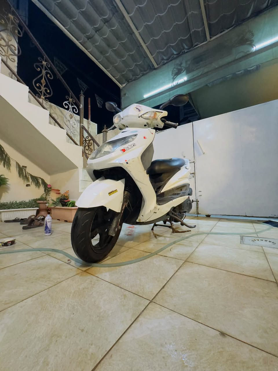 سكنس للبيع نثيه كابريتر دراجه جديده اتخبل مكينه ممفتوحه دراجه شغاله اتخبل بيها كسر بس قطعه وحده شلعه ومعدل مكاني الشعب 
*********** 
السعر 600الف
