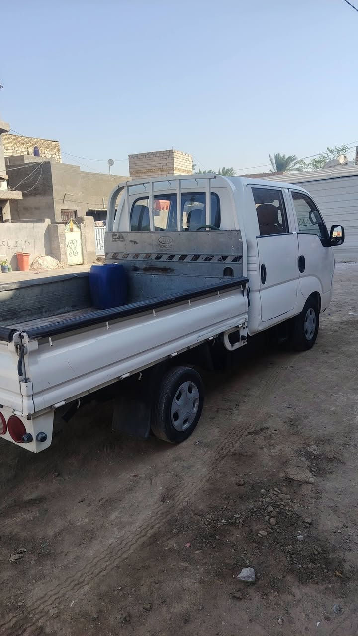 السلام عليكم
كيا دبل قماره موديل 2016 رقم بغداد  انكليزي شرط التحويل 
مكينه 2700 جديده لا صرف ولا بخار ولا تنقيص 
وكير ومكينه واكسل وشاصي ورقم شاصي كل مكفول 
تخم تاير جديد سياره جديده  
تبريد ثلج  
مكان بابل الشوملي الخضرية اتصل وبيك خير وتدلل ***********
