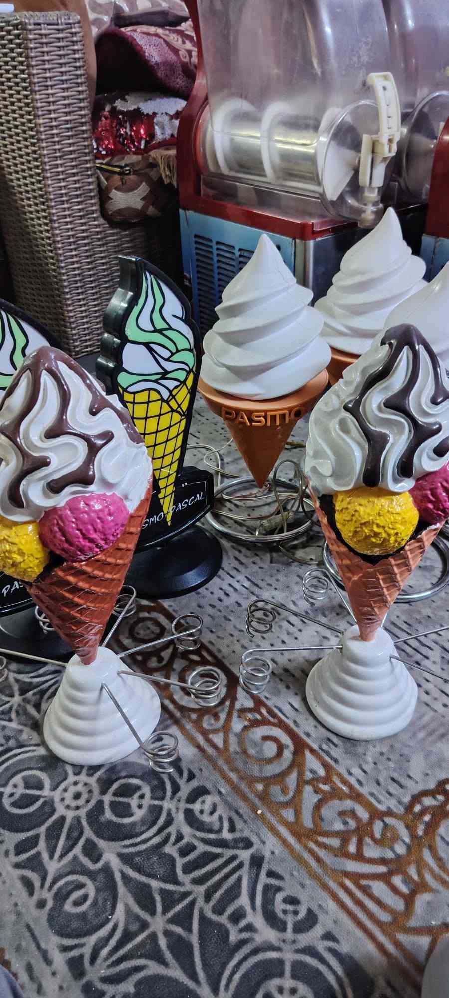 مجسمات آيس كريم • ديكور • للبيع