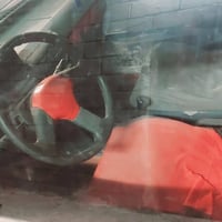 للبيع • مكلف بنشر