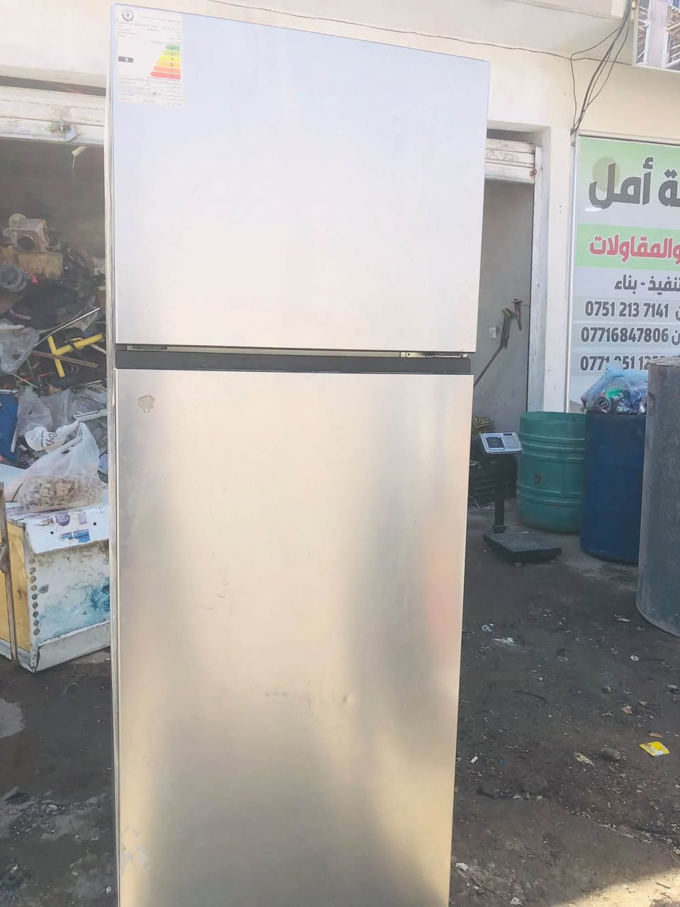 السلام عليكم ثلاجه اخو الجديد شغاله بس يعوزها تصليح ابيعها فحم سعرها 60 بيها مجال بسيط حك جيتك عنواني يارمجه الشماليه مقابل جامع نداء الرحمن 
  
متواجد واتساب فقط  مراسله ***********
