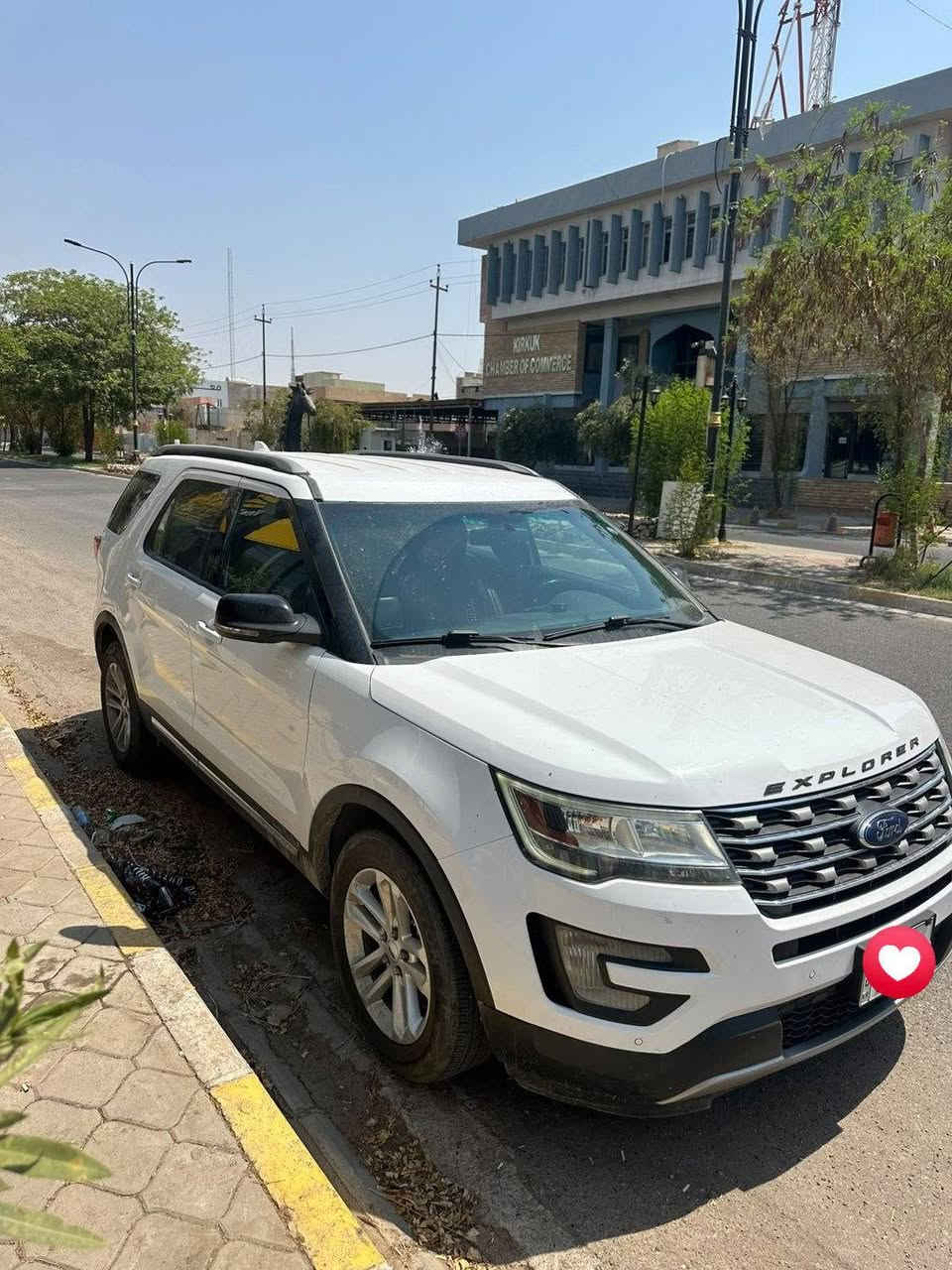 فورد اكسبلور موصفاتXLT
فول مواصفات  عدى سلايت مابيها فقط .
محرك ٦ سلندر.
كشنات جلد ٧ مقاعد.
حساسات امامي خلفي .
جنطه شفط.
شاشه ايباد.
ويل كروم.
لايت زينون
دخول ذكي زائد بصمه.
كشنات كهربائي زائد تدفئه.
استيرن تدفئه.
نقطه عمياء في المريات.
ضرر السياره چامرلغ الخلفي صفحه السكن زائد اسفل. الصندوق بدون دواخل ارباك سليم. 
بدون شواصي 
السعر علق بكلمة تم 
***********
بطاقة بانزين +سنوية بااسمي رقم اربيل
موديل 2017
بجم كبس
