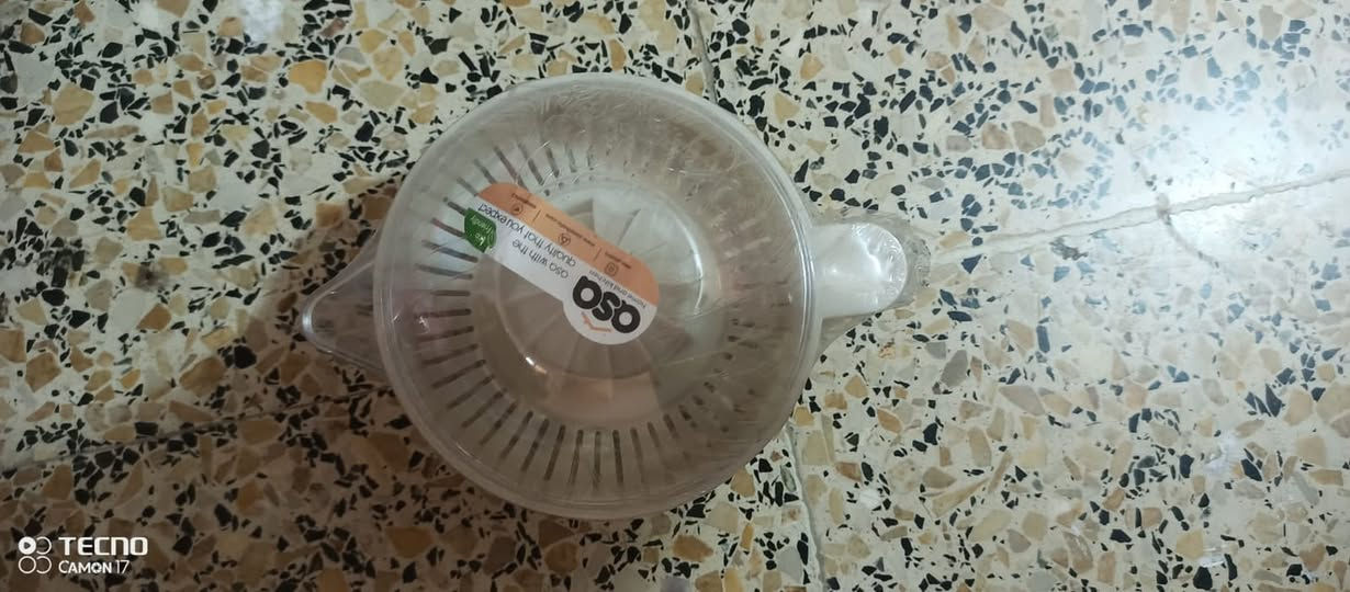 السلام عليكم
تصفية محل للبيع ا جملة شلعة كلهن ع 1000و750و500القطعة

عنوان بعقوبة ***********

نص مكتوب في الصور:
- TECNO CAMON 17
