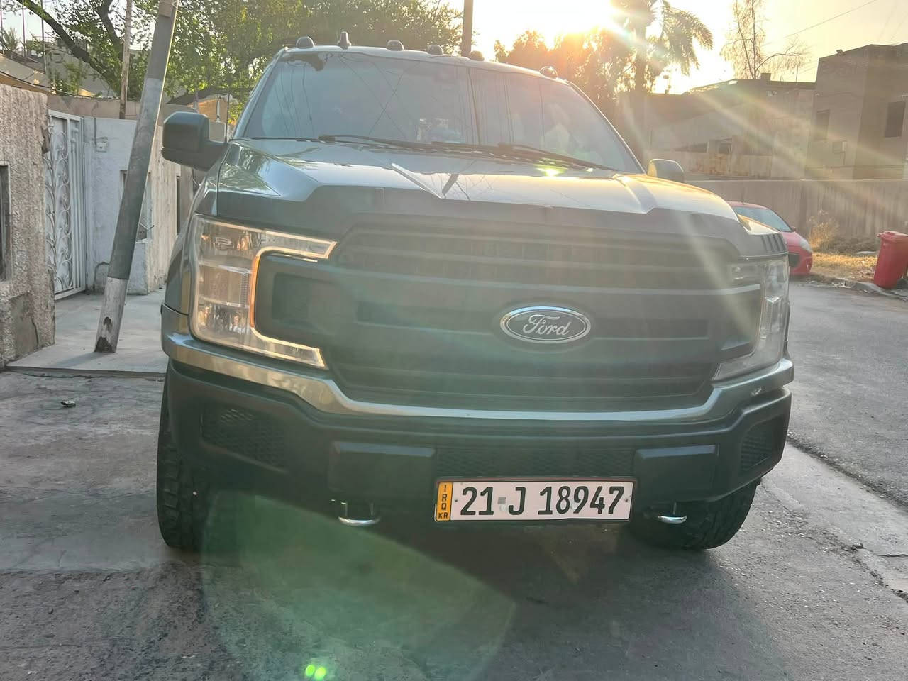 سلام عليكم 🫡 ورحمة الله فورد f-150.xlt موديل 2020  ماشية 87 الف كيلو متر   مكينه 2700 دبل توربو 4x4 حادثها تبديل بابين ايمن وجاملغ امامي سيارة جديدة وحلوة سعرها 200 بيع فقط بدون مرواس مكانها بغداد الوزيرية ***********
