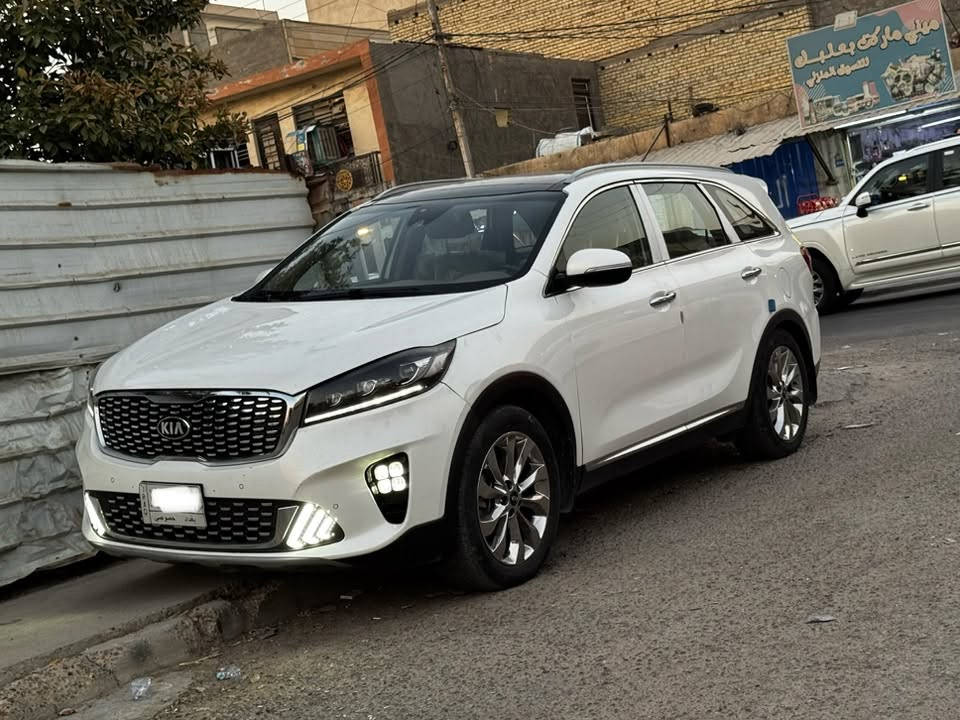 كياسورنتو 2019وراد خليجي
* 6سلندر 3500
* 7راكب
* 3قطع تبريد
* كشنات كهرباء
* مري شفط وتحكمات جهتين 
* بردات خلفية
* حساسات أمامية وخلفيه
بانوراما رادرات 
رقم بغداد 
* بيه صبغ قطعتين 
* بيه بارد بسيط بل جاملغ الامامي 

* مكان سياره بغداد 
*********** سعره 205 وبيه مجال
