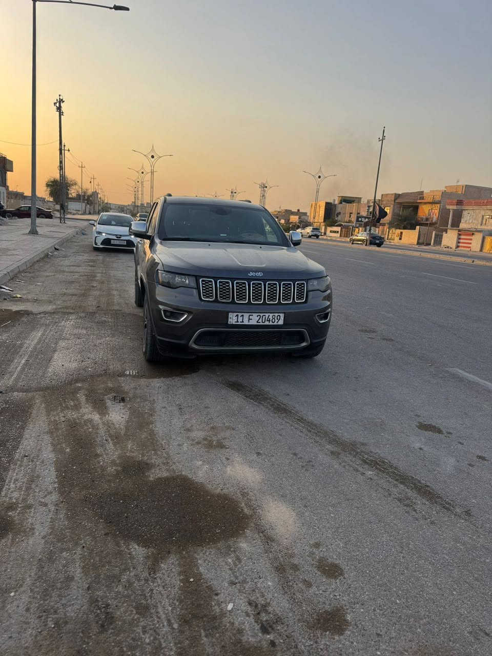 جيب جراند شيروكي موديل 2018
وارد امريكي
لمتد فول مواصفات ما عده الفتحه
تشغيل عن بعد 
بصمة ابواب
اشاير بالمري
جنطة كهرباء 
حساسات أمامية وخلفية 
كشنات جلد 
كشنات تدفأء تبريد
استيرن تدفاء تبريد
وهواي مواصفات
محرك 6 سلند 3600 كفاله
كير كفاله
حداديه جديده 
تايرات جديده
رقم بغداد الانكليزي باسمي تحويل ثاني يوم
حادثها تبدلي بنيد وجاملغ حادث ما واصل لجوه 
يعني بسيط مو قوي
السعر 225 وبيها مجال
مكاني ناصريه 
***********
