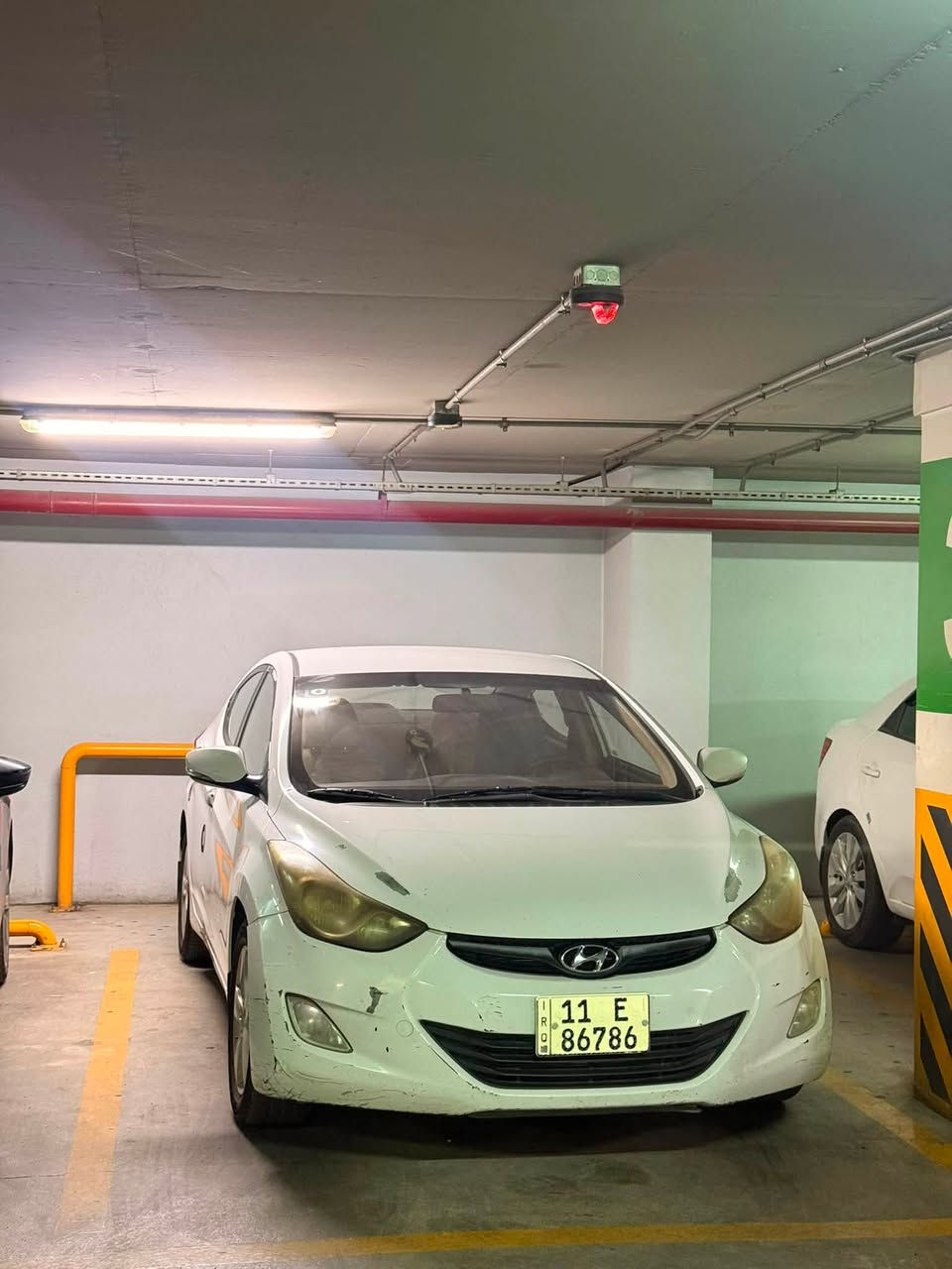 Hyundai Elantra 2013 - 1.6 Liter DOHC
للبيع ألنترا خليجي اللون أبيض ثلجي، أوتوماتيك.

السيارة على وضع الشركة وإستخدام شخصي وموجودة ببغداد / حي الخضراء أو العامرية.

• الممشى: 271 ألف كم

• تخم تايرات جديد نوع Hankook كوري أصلي

• نظام تبريد جديد كلياً

• قطع الصدر جديدة كلياً

• هزة جديدة لعام 2026

• سنوية المركبة نافذة لغاية عام 2031

• يوجد تبديل باب السائق بباب أبيض آخر بسبب حادث دراجة دليفري.

• فحص السيارة متوفر والتفاصيل موضحة بالتقرير والصور.

• السعر: ٩٥ ورقة فقط

للمهتمين الجادين، التواصل على رقم الهاتف:

***********
