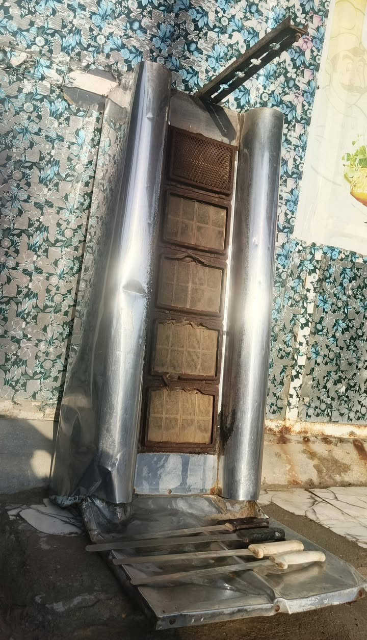 السلام عليكم
شواية گص سورية مع اربع سچاچين للبيع شوفة عينك قيم باليرضي بي الله وتعال اخذها للاستفسار واتساب او اتصال ***********
