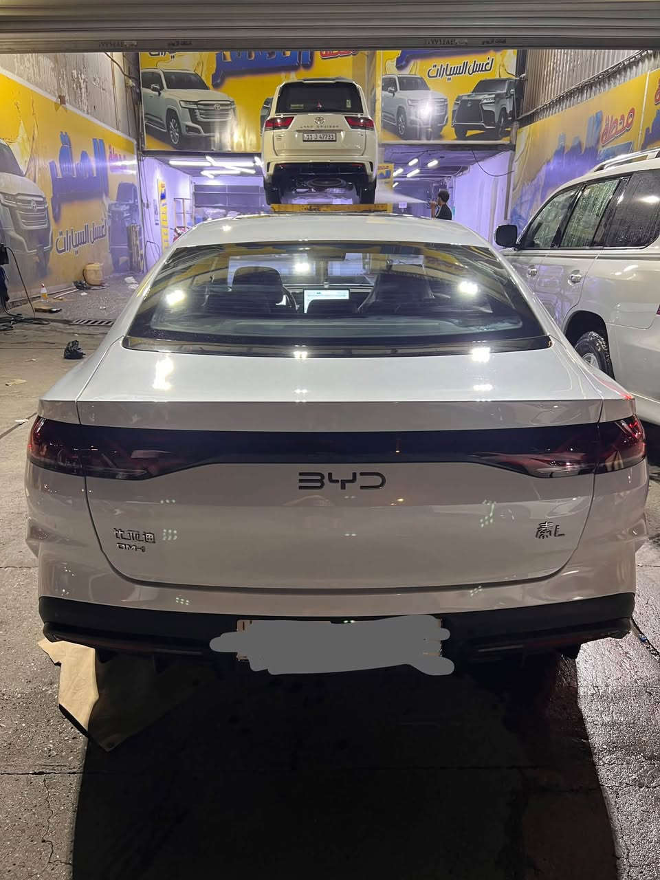 سلام عليكم BYD Qin L سيارة لاكچري فول مواصفات سلايد بانورما كاميرات حساس امامي خلفي شاشة كبيرة قلاب كرسي كهرباء البطارية الكبيرة 120k منفذين للشحن سيارة جدا نضيفة ونصبتها حلوةماشية 9 الاف رقم بغداد بأسمي  بيها ملاحظة بالصندوق بدون صبغ السيارة تفاصيل اكثر الاتصال بالرقم *********** متوفر واتساب مكان السيارة بغداد زيونة او شارع فلسطين السعر 24300 بيها مجال  تحياتي.
