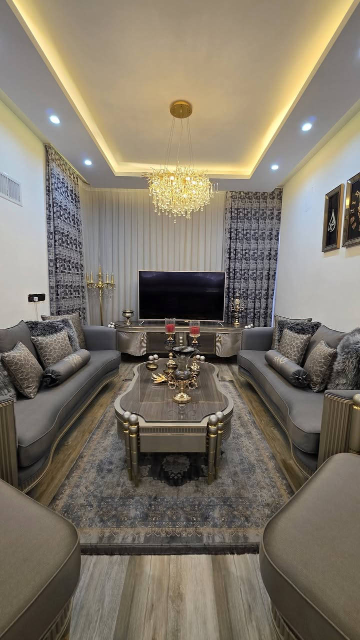 الدار للبيع 
الموقع الموصل حي الفلاح الأولى 
سند زراعي اراضي الشيخ فائق 
المساحة ١٥٠ متر ركن واجهة ١٧ ونص 
البناء طابقين 
الطابق الاول مطبخ واستقبال وصاله وغرفتين نوم وحمام وتواليت 
الطابق الثاني يحتوي على ٤ غرف نوم وحمام وتواليت 
للاستفسار الاتصال على الرقم ***********
او التواصل على الخاص 
مكتب نون لتجارة العقارات الكائن في حي المصارف مقابل مسبح الابراج قرب مطعم قصر السلطان
اوقات الاتصال من الساعة العاشرة صباحا وحتى الساعة التاسعة مساء
