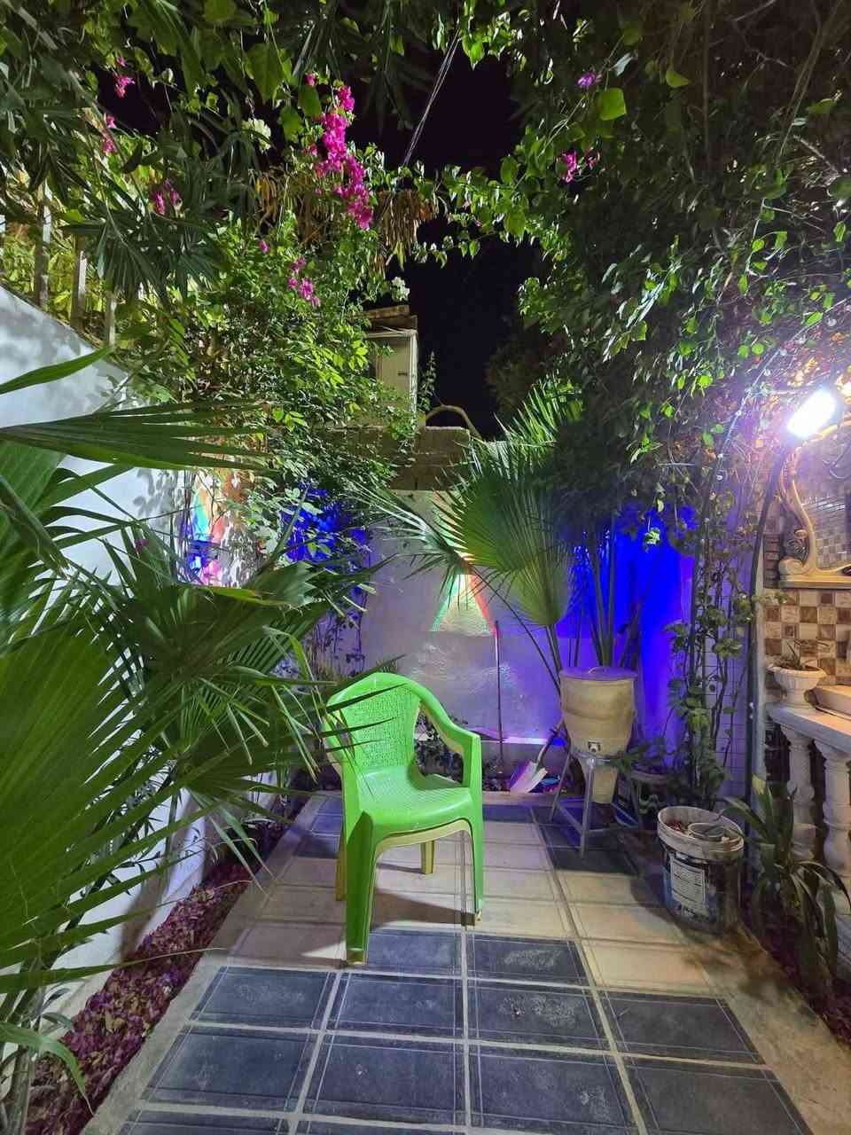 بيت للبيع مساحه : 150 متر بناء طابوك اساس وسقف صب 
طابقين 4 غرف صــــالـــه اســـتــقــبــال مــطــبـــخ  
كوفه شارع المطار القديم قرب مدرسه سيد الاوصياء
السعر 68وبي مجال الشراي يتفضل@
