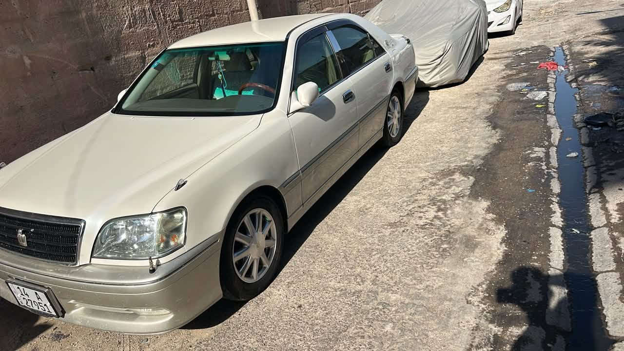 السلام عليكم سياره جنون للبيع مديل 2003 قرار 48 الرقم بصره  بسمي شاصي 75 كشنات كهربائيّ ستيرن كهربائي سياره كفاله من صبق والضربه السعر 155 وبيهه مجال الاعنوان البصرة 
***********
