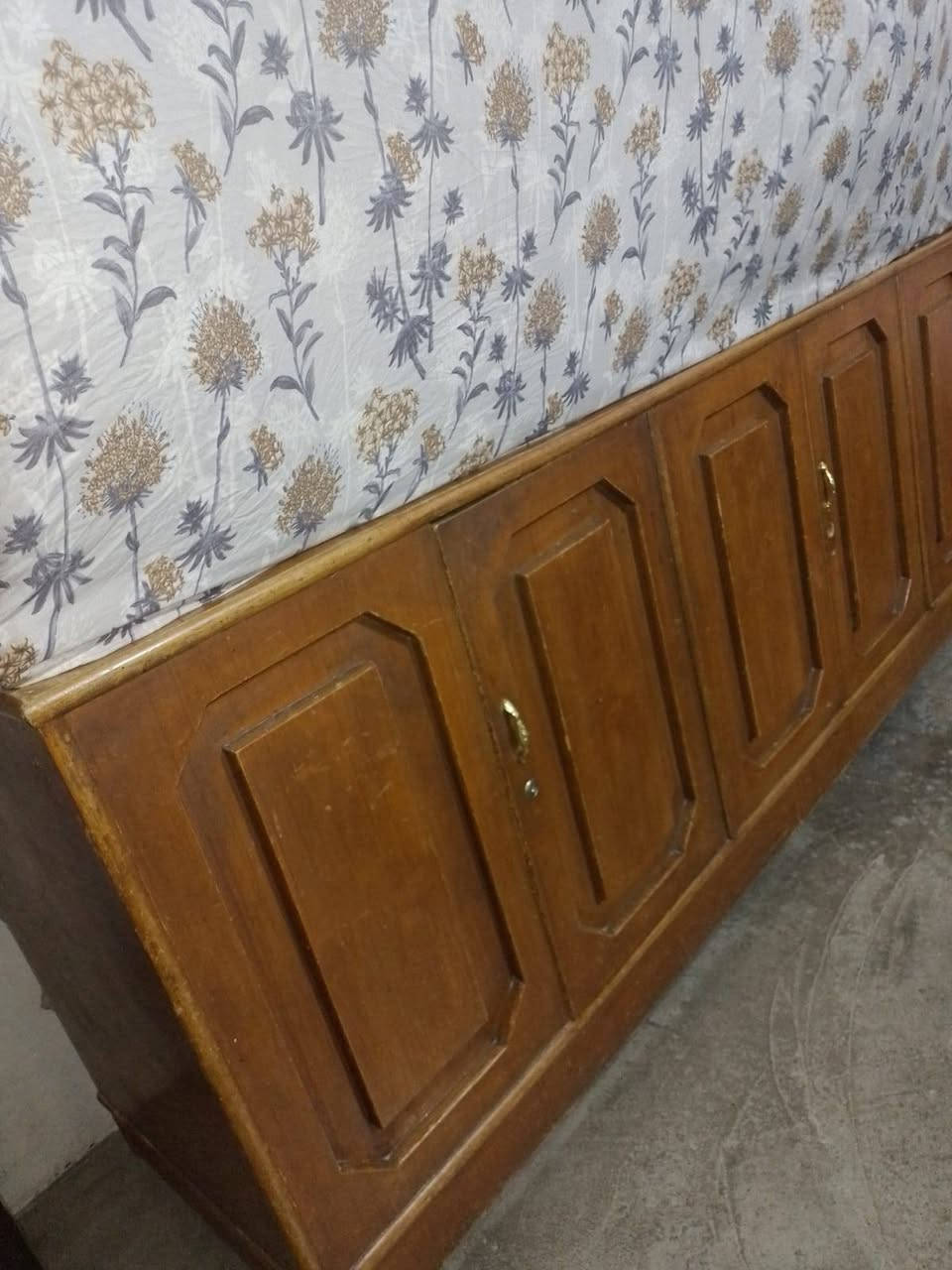 بوفيه • جديد • قليل الاستعمال