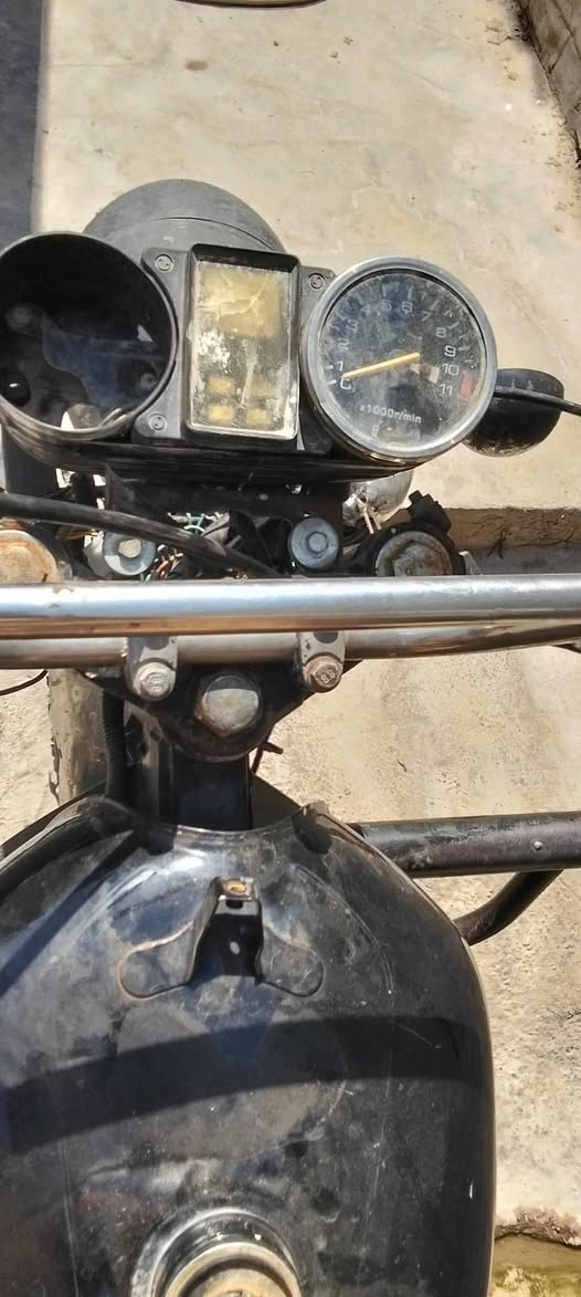 ستوته 17ناقصها فقط جوزه سويج محرك 20كير بوكس جديد تايرات جوبلس جديد ستوته مال شقل  سعر 775وبيها مجال للشراي موقع كركوك حي العروبة/***********
