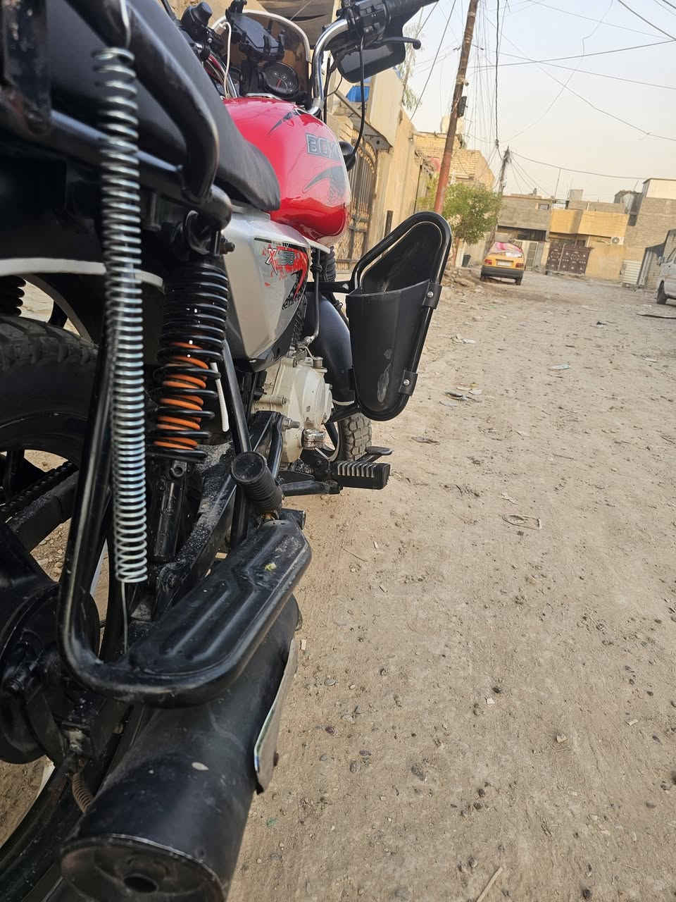 السلام عليكم دراجه بوكسر للبيع موديل ٢٢ طالعه بل ٢٣ كلها شغاله كامله مكمله كهربائيات مكينه اوراق اصولي للترقيم السعر 1150 بيها مجتل بسيط مكاني بغداد الشماعيه *********** شراي اتصل متواجد خاص واتصال
