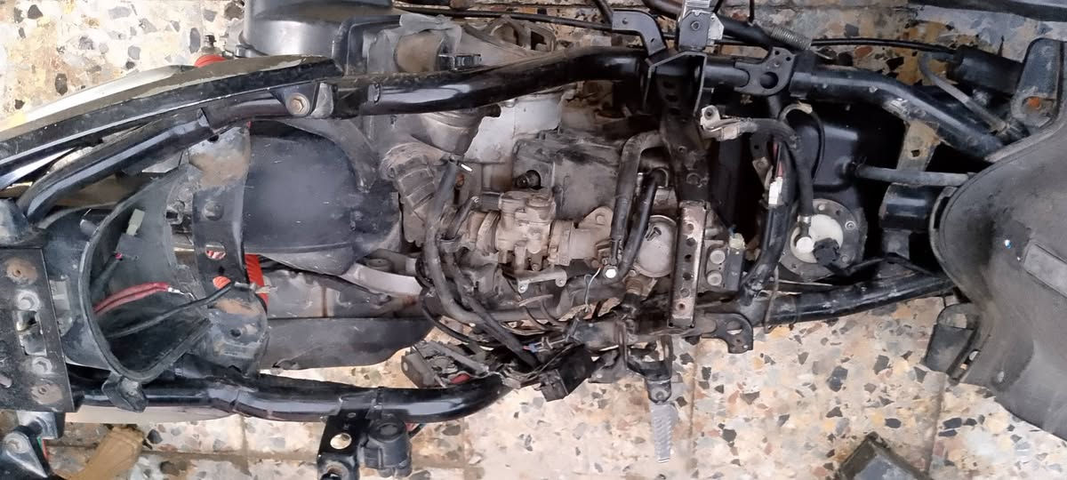 سكنس فحل • كهربائيات شغاله • تاير امامي مكسور