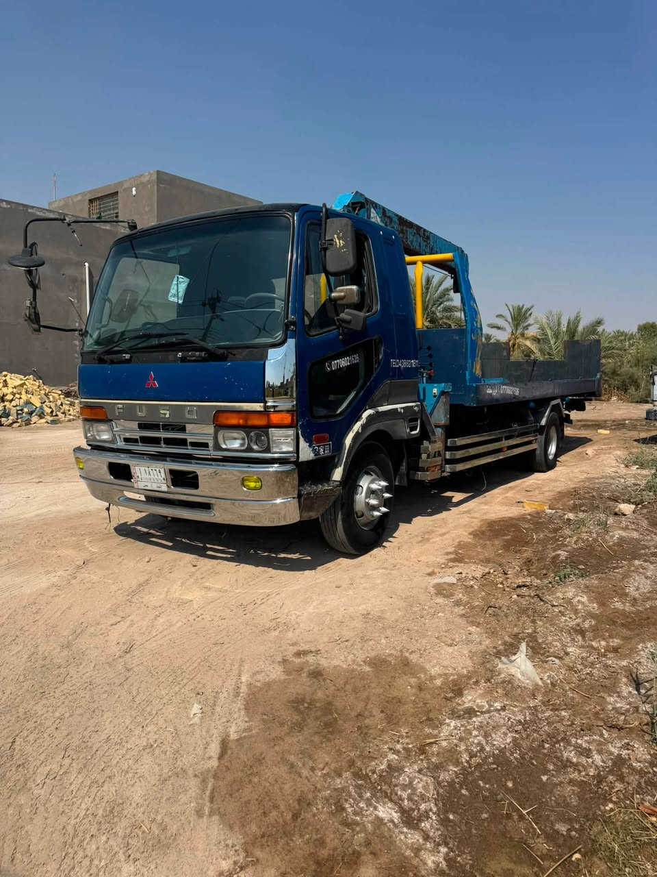 للبيع فوزه بزون موديل 98 رقم نجف مكينه 17 كرين سوبر زت  سلايتين بدي نزال ياباني 6 متر تخم تاير جديد دوشمه جديد السياره جاهزه للعمل ***********
