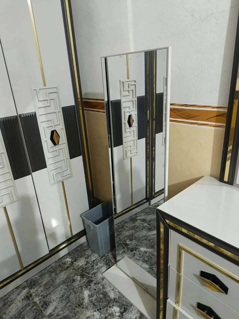 🏠 بيتك يستاهل الاحلى 🏠للحجز راسلني واتس ***********
وصلتنا غرفة نوم تركي 9 قطع
90/💯 نظافة وشغل مرتب يفتح النفس

 متكاملة يعني ماتحتاجين شي بعد
راحة + اناقة + خامة تعيش وياك سنين
عنوان الرزق: 
بغداد الجديدة - مجمع الرحمة
معرض مرتضى جوني
ربي يرزقنا ويرزقكم 🙏
