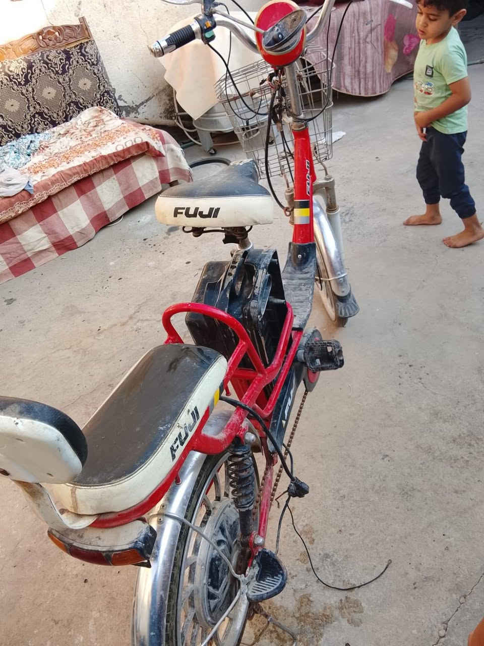 سلام عليكم باسكل للبيع نقص بس بطاريات شغال 100 وبيه مجال رقمي***********
متواجد خاص
