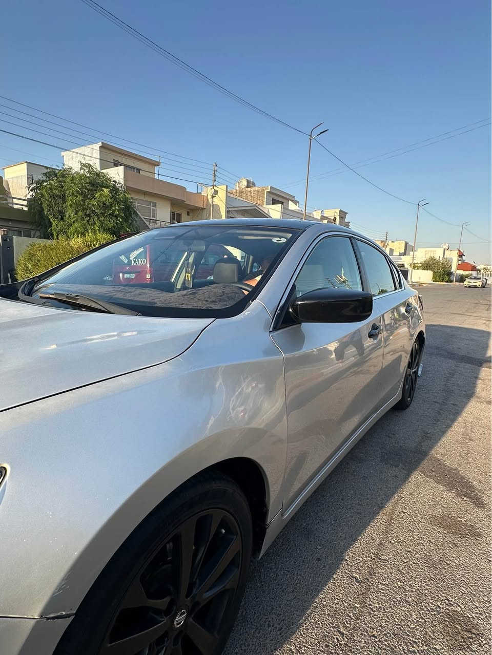 Nissan Altima 2016 S
٣ پارچەی پیشەوەی هەیە 
لای سەکن تایەکەی بە دەبڵەکەی کەوتوەتەوە 
سەیارەکە بی کیشەیە تەقە و رەقەی تیا نییە گیر و مەکینە و کارەباییات کامل بە شەرت 
تب: ئەگەر موشتەری نیت سەرمان مەیەشینە بەریزن 
ژ.م  : ***********
سعری ١٠٣ وەرەقە مەجالەکی برایانە أربيل, العراق
