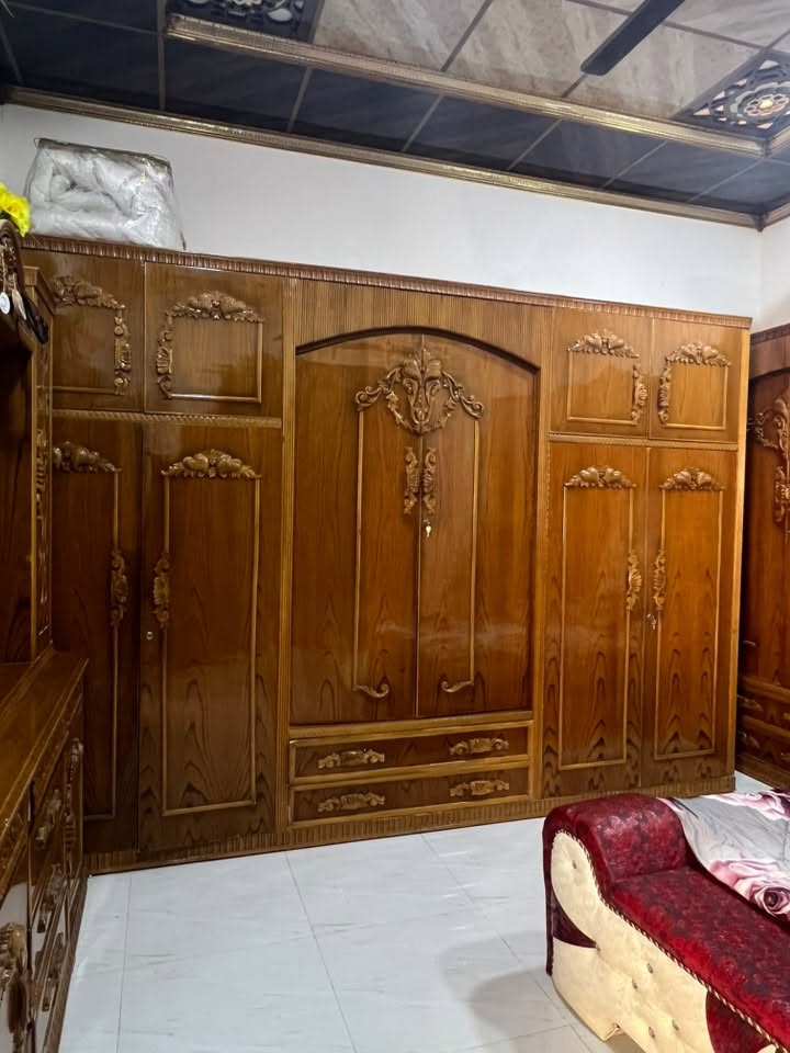 غرفه سعرها 800 بيها مجال بسيط اذا مو شراي لا تتصل ‭***********‬مكاني ايمن

